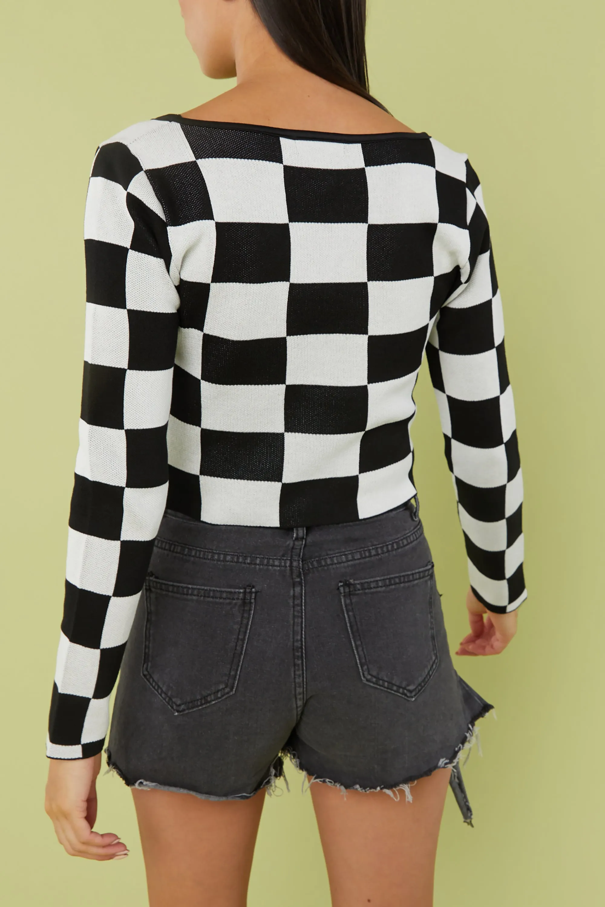 CHECKERED V-NECK TOP